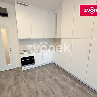 Pronájem bytu 1+kk a garsoniéry 39 m² Brno Komárov, Komárovská