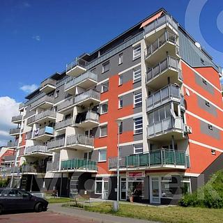 Pronájem bytu 1+kk a garsoniéry 32 m² Zlín