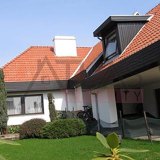 Pronájem rodinného domu 417 m² Praha