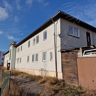 Dražba hotelu, penzionu 750 m² Ostrov