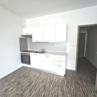 Pronájem bytu 1+kk a garsoniéry 30 m² Milevsko, Husovo nám.