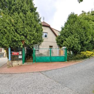 Prodej rodinného domu 320 m² Praha Lochkov, K úvozu