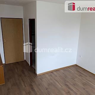 Pronájem bytu 1+kk a garsoniéry 17 m² Břeclav, 17. listopadu