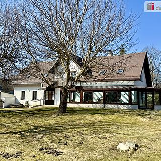 Prodej rodinného domu 5390 m&sup2; Mnichov