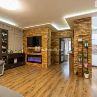 Prodej rodinného domu 118 m² Veltrusy, Lomená