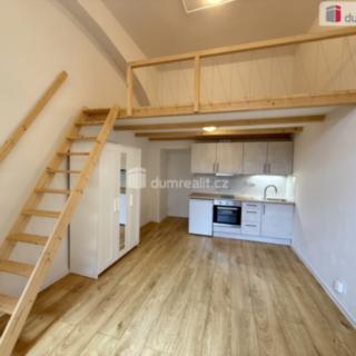 Pronájem bytu 1+kk a garsoniéry 38 m² Praha Smíchov, Na Valentince