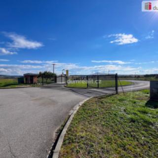 Prodej komerčního pozemku 2 128 m² Uherský Ostroh Kvačice, Kvačice