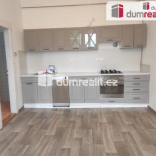 Pronájem bytu 3+1 85 m² Poděbrady II, Na Valech