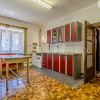 Prodej rodinného domu 1 027 m² Bechlín, Bechlín