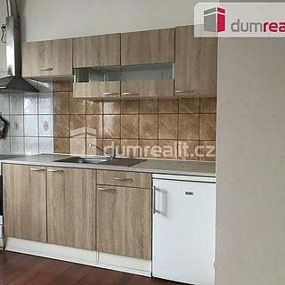 Pronájem bytu 3+kk 50 m² Praha Kobylisy, Zenklova