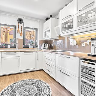 Prodej bytu 4+1 92 m&sup2; Karlovy Vary