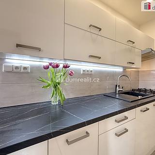 Pronájem bytu 2+1 64 m² Ústí nad Labem Střekov, Tolstého