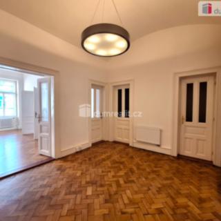Pronájem kanceláře 102 m² Praha Malá Strana, Plaská