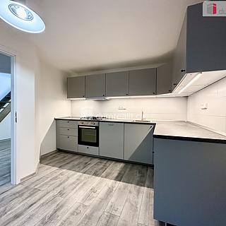 Prodej bytu 4+1 119 m² Karlovy Vary, Kolmá