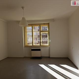 Pronájem bytu 1+kk a garsoniéry 30 m² Praha Strašnice, V předpolí