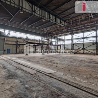 Pronájem skladu 855 m² Kladno Dubí, Na Valmetce