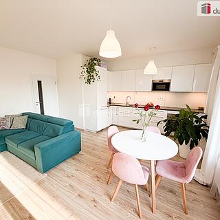 Pronájem bytu 3+kk 80 m² Praha