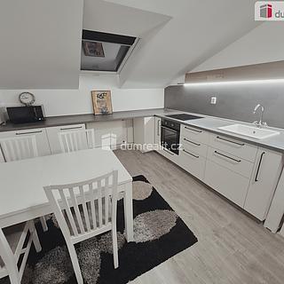 Pronájem bytu 2+1 57 m² Hoštka Kochovice, Lužická