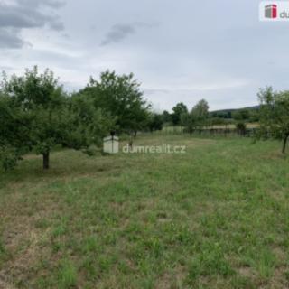 Prodej stavební parcely 1028 m² Osov