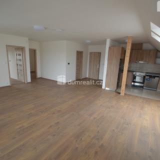 Pronájem bytu 3+kk 87 m² Podolanka