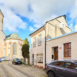 Prodej rodinného domu 100 m² Ostrov, Žižkova