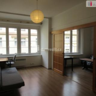 Pronájem bytu 3+kk 65 m² Praha