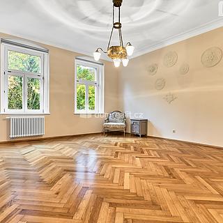 Prodej bytu 2+kk 94 m&sup2; Karlovy Vary