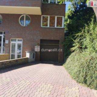 Prodej garáže 40 m² Praha Košíře, Zahradníčkova