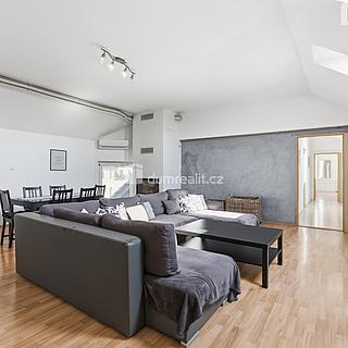 Prodej bytu 4+kk 140 m² Břeclav Poštorná, Na Valtické