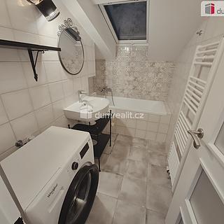 Pronájem bytu 2+1 57 m² Hoštka Kochovice, Lužická