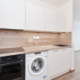 Pronájem bytu 2+kk 43 m² Praha