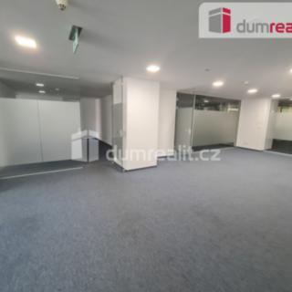 Pronájem kanceláře 600 m² Praha