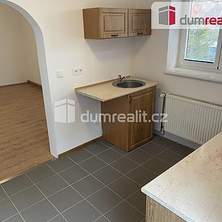 Pronájem bytu 1+1 28 m² Břeclav, Školní