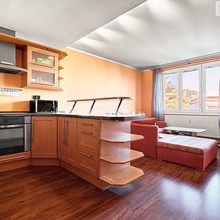 Prodej bytu 3+kk 67 m² Nová Role, Pod Nádražím