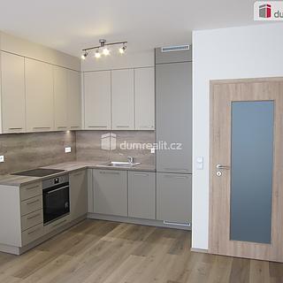 Pronájem bytu 2+kk 58 m² Praha Modřany, Mezi vodami