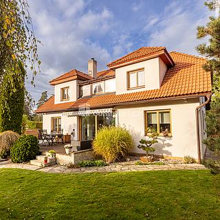 Prodej rodinného domu 300 m&sup2; Říčany