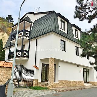 Pronájem bytu 1+1 46 m² Praha Hlubočepy, Pod Žvahovem