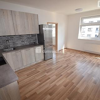 Pronájem bytu 4+kk 78 m&sup2; Praha