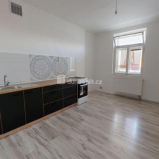 Pronájem bytu 2+1 76 m² Opava Město, Dolní náměstí