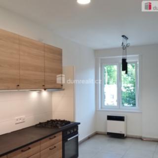 Pronájem bytu 2+1 71 m² Praha Smíchov, Plzeňská