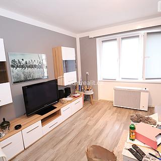 Prodej bytu 2+1 68 m² Cheb, Valdštejnova