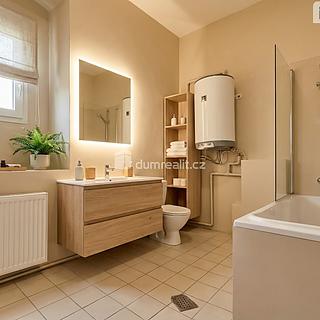 Prodej rodinného domu 200 m² Kravaře, náměstí