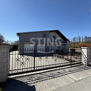 Prodej rodinného domu 337 m² Petrovice u Karviné