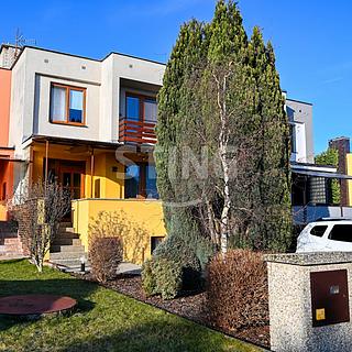 Prodej rodinného domu 200 m² Lazníky