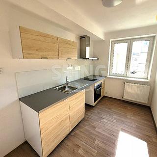 Pronájem bytu 2+1 44 m² Opava, Ostrožná