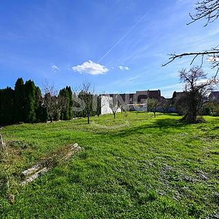 Prodej stavební parcely, 1326m²