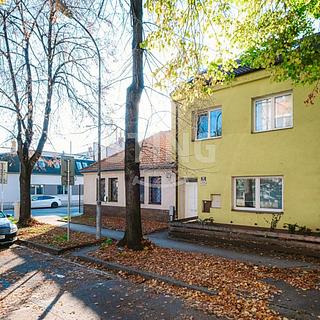 Prodej dvougeneračního domu 200 m² Brno