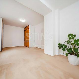 Prodej bytu 2+1 62 m² Ostrava Poruba, Urxova