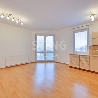 Prodej bytu 3+kk 73 m² Olomouc Nové Sady, Novosadský dvůr