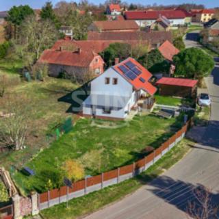 Prodej rodinného domu 150 m² Chýšť